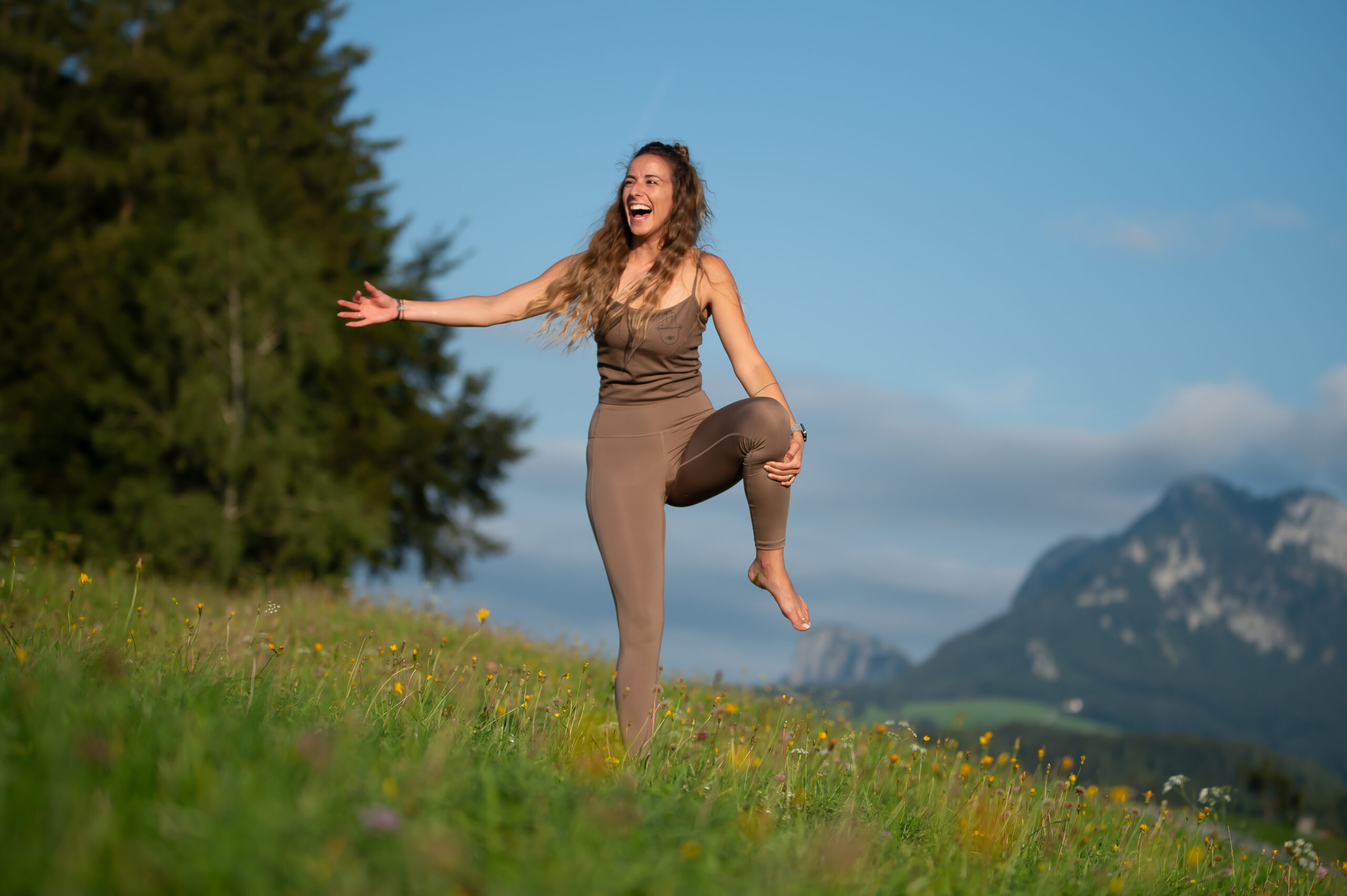 DRUCK_Smara_LenaYoga_0017_cChristian-Kotrc-scaled Sonnengruß Challenge